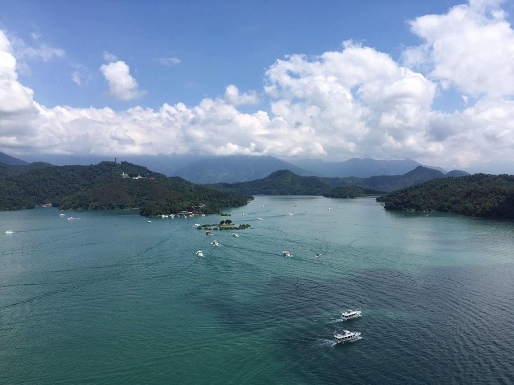 Sun Moon Lake Love Home Lake Nantou Bagian luar foto